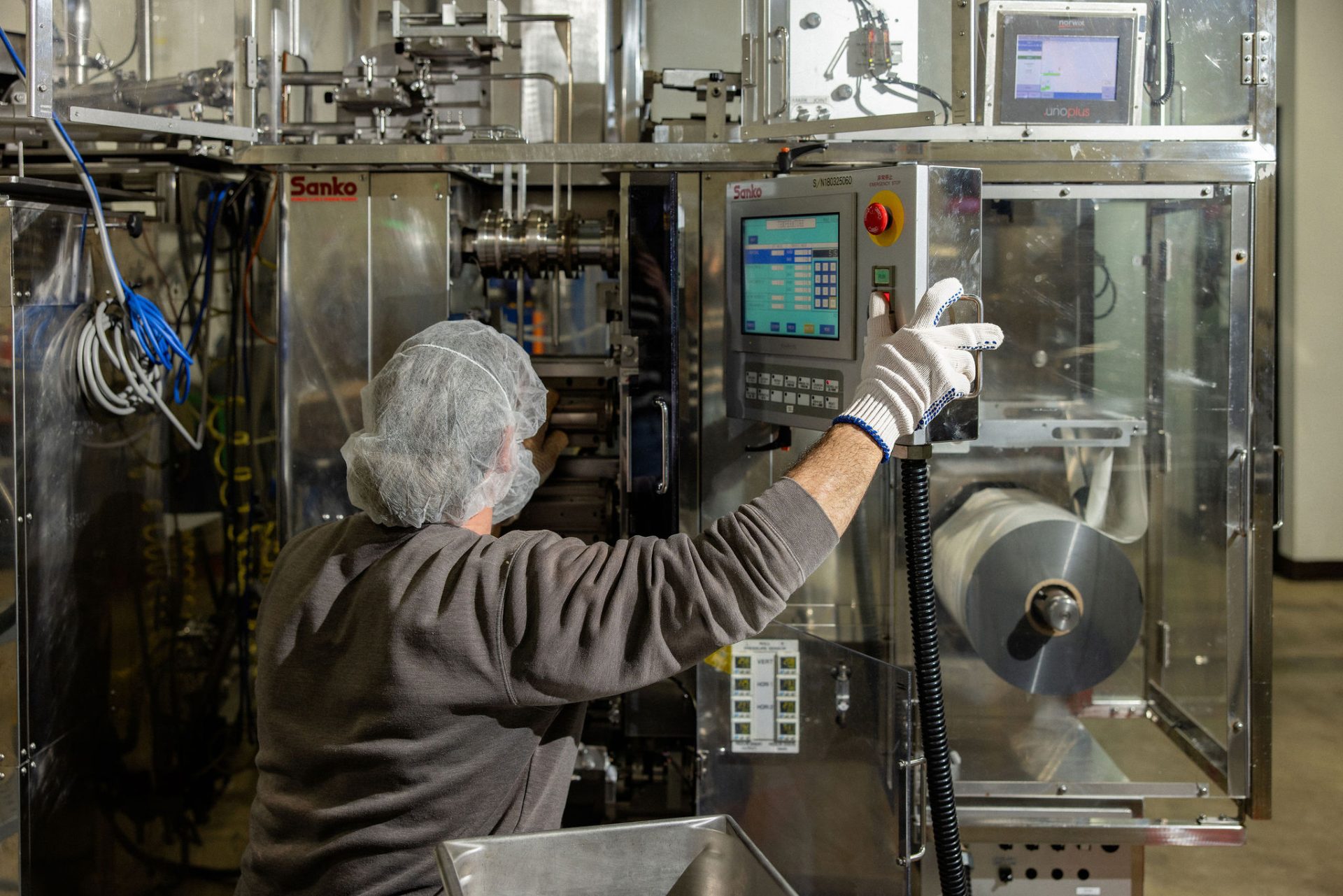 Them_working_on_ Machine
